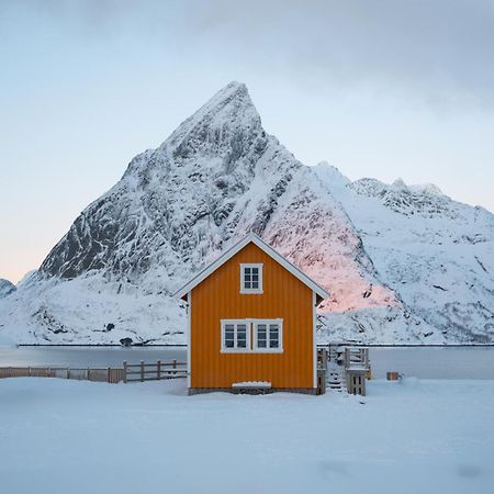 The Famous Yellow House Reine Luaran gambar